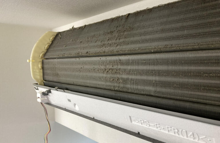 エアコンクリーニングは秋におすすめ！所沢でプロの技術を体感